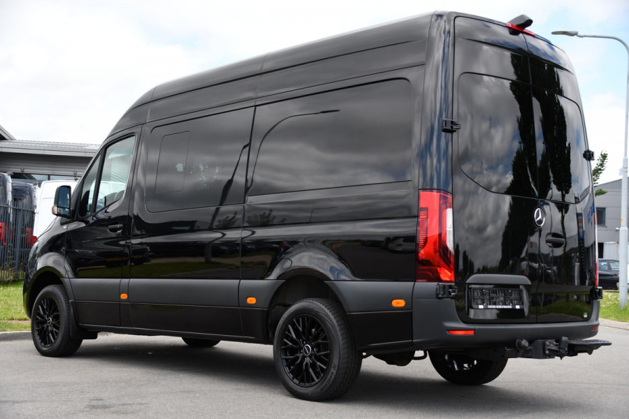 Mercedes-Benz Sprinter 319 3.0 CDI L2H2 DC Black Edition MARGE! Adaptieve Cruise, Camera, LED, Carplay, Standkachel, 10,5'' Mbux, Automaat, 3500kg Trekhaak, Uniek!