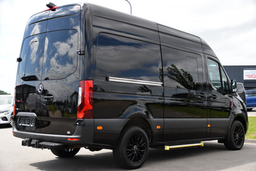 Mercedes-Benz Sprinter 319 3.0 CDI L2H2 DC Black Edition MARGE! Adaptieve Cruise, Camera, LED, Carplay, Standkachel, 10,5'' Mbux, Automaat, 3500kg Trekhaak, Uniek!