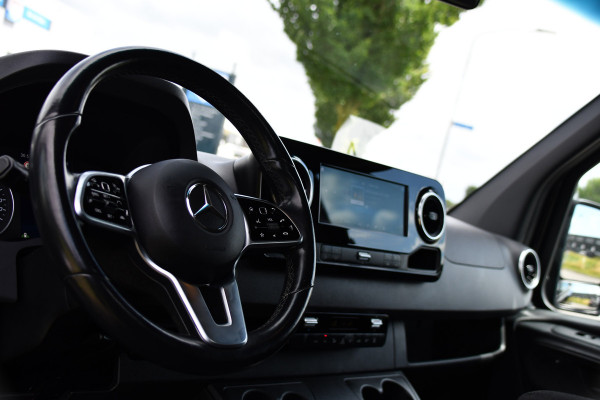 Mercedes-Benz Sprinter 319 3.0 CDI L2H2 DC Black Edition MARGE! Adaptieve Cruise, Camera, LED, Carplay, Standkachel, 10,5'' Mbux, Automaat, 3500kg Trekhaak, Uniek!