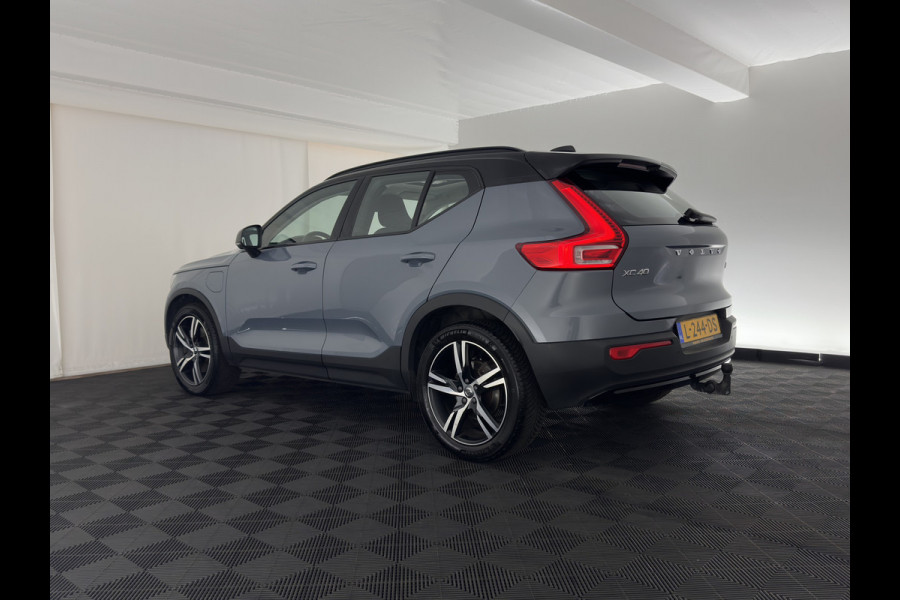 Volvo XC40 1.5 T4 Recharge R-Design Expression {SoH-83%} (Plug-in) (INCL-BTW)  Aut. *PANO | DIGI-COCKPIT | HARMAN/KARDON | BLINDSPOT | KEYLESS | DAB | SPORTSEATS | FULL-LED | NAVI-FULLMAP | CAMERA | ECC | TOWBAR | 18'' ALU*