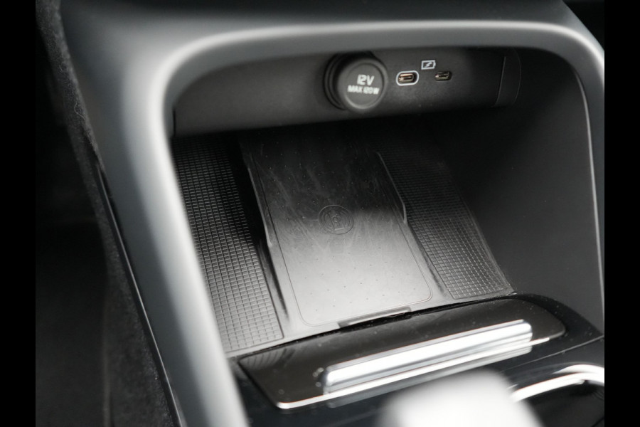Volvo XC40 Ultimate Recharge Pure 69kWh 231pk Dealer O.H. | Panodak | Warmtepomp | Adaptive Cruise | 360 Camera | Harman / Kardon | Sportstoelen Memory & Verwarmd | Keyless | Blis | Apple Carplay | Google Assistent | DAB |
