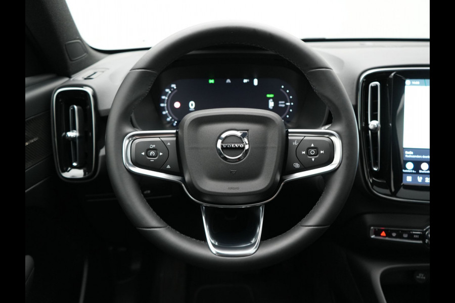 Volvo XC40 Ultimate Recharge Pure 69kWh 231pk Dealer O.H. | Panodak | Warmtepomp | Adaptive Cruise | 360 Camera | Harman / Kardon | Sportstoelen Memory & Verwarmd | Keyless | Blis | Apple Carplay | Google Assistent | DAB |
