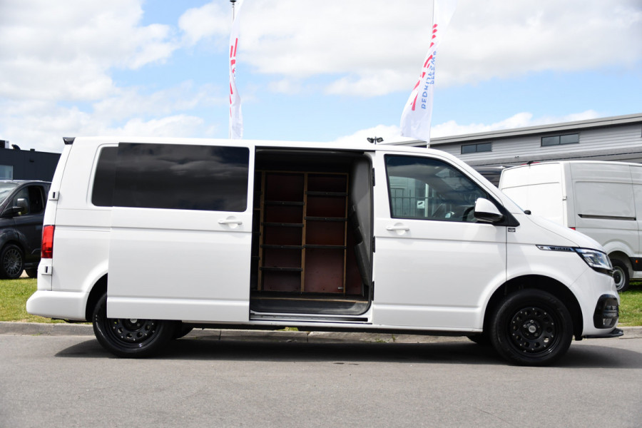 Volkswagen Transporter 2.0 TDI L2H1 28 Bulli Virtual, Camera, Carplay, LED, 150pk, Stoelverwarming, Leder, Automaat, Voorruit verwarming, 2 xStoel, Uniek!