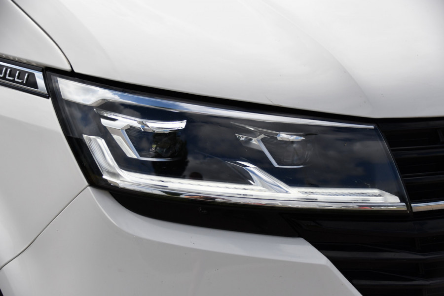 Volkswagen Transporter 2.0 TDI L2H1 28 Bulli Virtual, Camera, Carplay, LED, 150pk, Stoelverwarming, Leder, Automaat, Voorruit verwarming, 2 xStoel, Uniek!