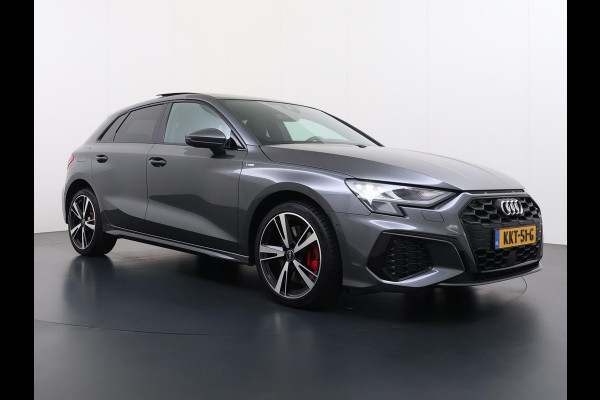 Audi A3 Sportback 45 TFSI e S edition Competition 245 PK PHEV |  S-LINE INTERIEUR & EXTERIEUR | PANORAMADAK | KEYLESS GO & START | BLACK OPTIC PAKKET | STOELVERWARMING | AUDI DEALER ONDERHOUDEN |