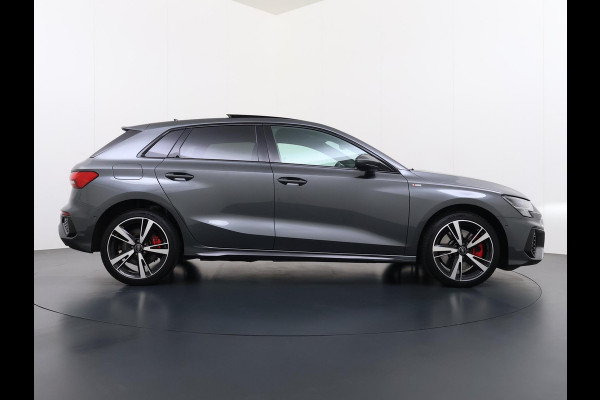 Audi A3 Sportback 45 TFSI e S edition Competition 245 PK PHEV |  S-LINE INTERIEUR & EXTERIEUR | PANORAMADAK | KEYLESS GO & START | BLACK OPTIC PAKKET | STOELVERWARMING | AUDI DEALER ONDERHOUDEN |