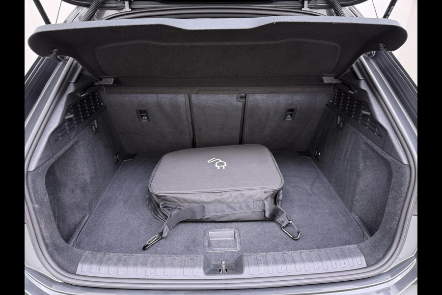 Audi A3 Sportback 45 TFSI e S edition Competition 245 PK PHEV |  S-LINE INTERIEUR & EXTERIEUR | PANORAMADAK | KEYLESS GO & START | BLACK OPTIC PAKKET | STOELVERWARMING | AUDI DEALER ONDERHOUDEN |