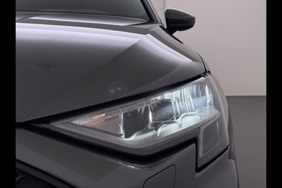 Audi A3 Sportback 45 TFSI e S edition Competition 245 PK PHEV |  S-LINE INTERIEUR & EXTERIEUR | PANORAMADAK | KEYLESS GO & START | BLACK OPTIC PAKKET | STOELVERWARMING | AUDI DEALER ONDERHOUDEN |