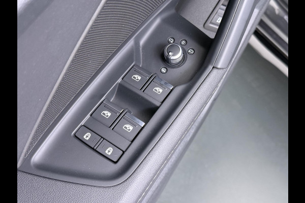 Audi A3 Sportback 45 TFSI e S edition Competition 245 PK PHEV |  S-LINE INTERIEUR & EXTERIEUR | PANORAMADAK | KEYLESS GO & START | BLACK OPTIC PAKKET | STOELVERWARMING | AUDI DEALER ONDERHOUDEN |