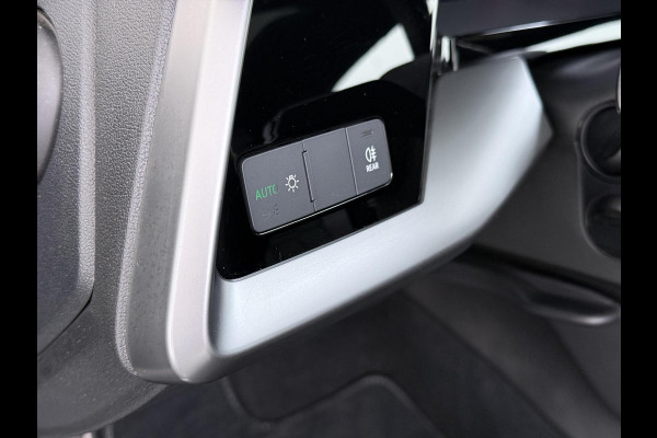 Audi A3 Sportback 45 TFSI e S edition Competition 245 PK PHEV |  S-LINE INTERIEUR & EXTERIEUR | PANORAMADAK | KEYLESS GO & START | BLACK OPTIC PAKKET | STOELVERWARMING | AUDI DEALER ONDERHOUDEN |