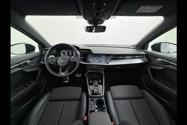 Audi A3 Sportback 45 TFSI e S edition Competition 245 PK PHEV |  S-LINE INTERIEUR & EXTERIEUR | PANORAMADAK | KEYLESS GO & START | BLACK OPTIC PAKKET | STOELVERWARMING | AUDI DEALER ONDERHOUDEN |