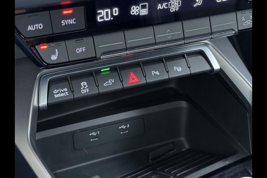 Audi A3 Sportback 45 TFSI e S edition Competition 245 PK PHEV |  S-LINE INTERIEUR & EXTERIEUR | PANORAMADAK | KEYLESS GO & START | BLACK OPTIC PAKKET | STOELVERWARMING | AUDI DEALER ONDERHOUDEN |