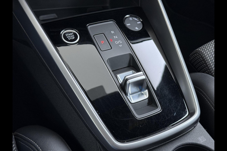 Audi A3 Sportback 45 TFSI e S edition Competition 245 PK PHEV |  S-LINE INTERIEUR & EXTERIEUR | PANORAMADAK | KEYLESS GO & START | BLACK OPTIC PAKKET | STOELVERWARMING | AUDI DEALER ONDERHOUDEN |