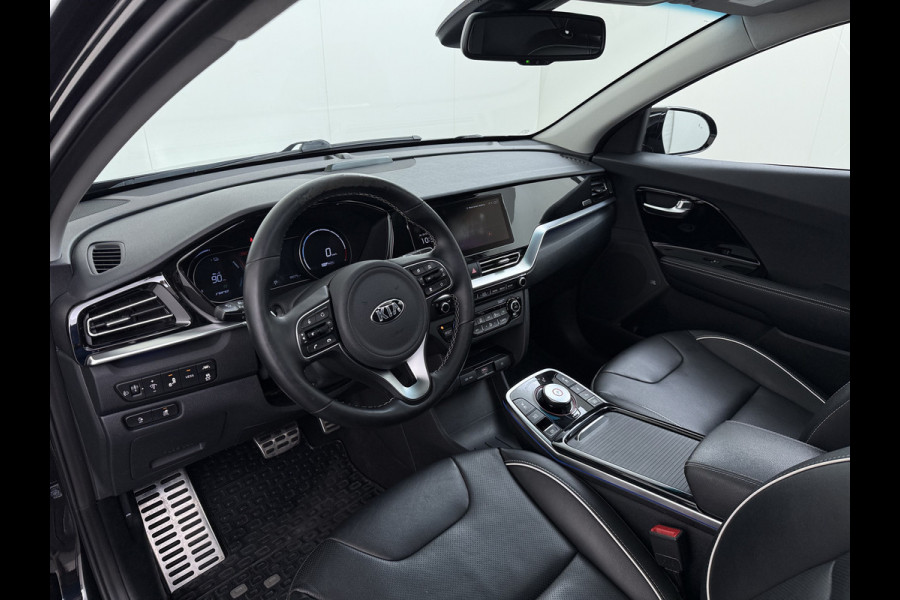 Kia e-Niro ExecutiveLine 64kWh SOH 100% Warmtepomp Panoramadak Adap.Cruise Stoelkoeling+Verwarming JBL®-Audio Leder Elek.Stoelen+Memory Cam Stuur+Achterbankverwarming Blind Spot VESS Lane Assist Lmv Privacy Glas Led Pdc DAB Dealeronderhouden