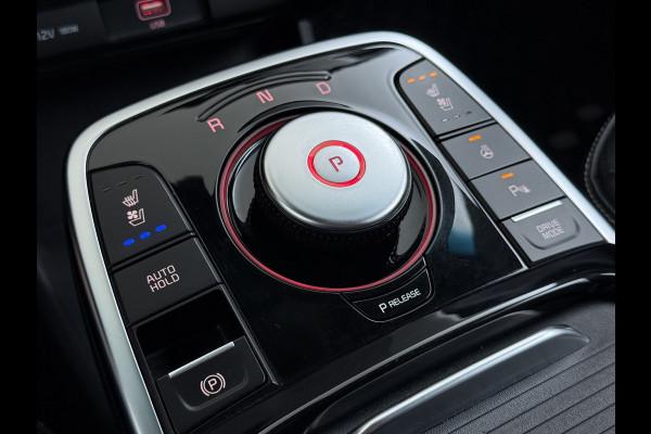 Kia e-Niro ExecutiveLine 64kWh SOH 100% Warmtepomp Panoramadak Adap.Cruise Stoelkoeling+Verwarming JBL®-Audio Leder Elek.Stoelen+Memory Cam Stuur+Achterbankverwarming Blind Spot VESS Lane Assist Lmv Privacy Glas Led Pdc DAB Dealeronderhouden
