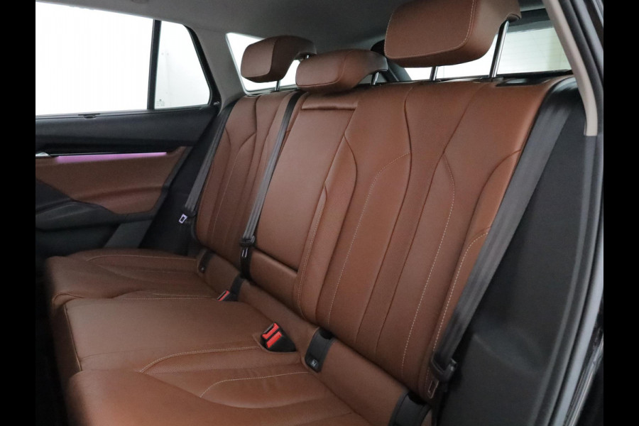 Škoda ENYAQ iV 60 180 pk | SOH 93,53% | Navigatie | Parkeersensoren | Achteruitrijcamera | Lederen bekleding | Matrix LED koplampen | Autom. airco (3 zones) | Stoelverwarming |