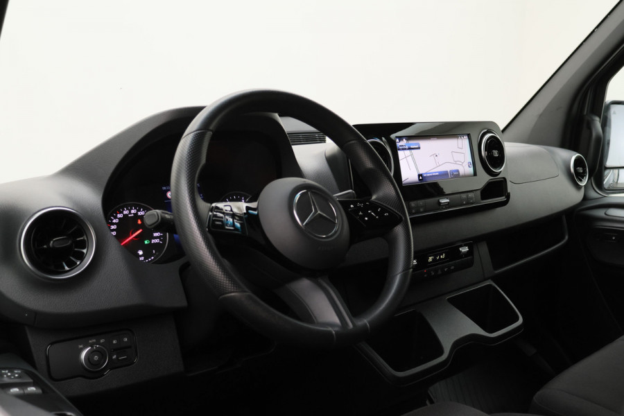 Mercedes-Benz Sprinter 317 CDI Automaat L2H2 Pro 3-Zits, Airco, Cruise, Camera, Navigatie, Bluetooth, PDC, Trekhaak, 18''