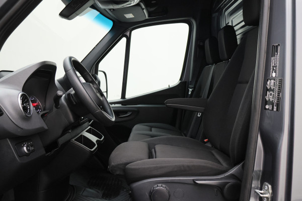 Mercedes-Benz Sprinter 317 CDI Automaat L2H2 Pro 3-Zits, Airco, Cruise, Camera, Navigatie, Bluetooth, PDC, Trekhaak, 18''