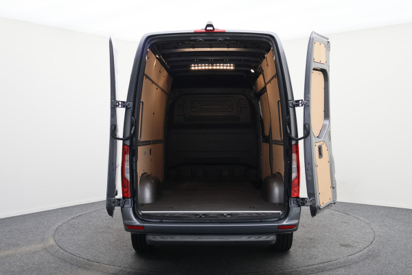 Mercedes-Benz Sprinter 317 CDI Automaat L2H2 Pro 3-Zits, Airco, Cruise, Camera, Navigatie, Bluetooth, PDC, Trekhaak, 18''
