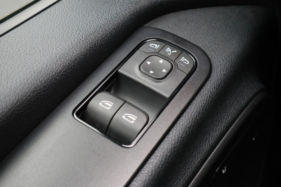 Mercedes-Benz Sprinter 317 CDI Automaat L2H2 Pro 3-Zits, Airco, Cruise, Camera, Navigatie, Bluetooth, PDC, Trekhaak, 18''