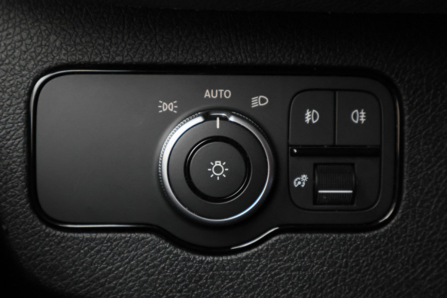 Mercedes-Benz Sprinter 317 CDI Automaat L2H2 Pro 3-Zits, Airco, Cruise, Camera, Navigatie, Bluetooth, PDC, Trekhaak, 18''
