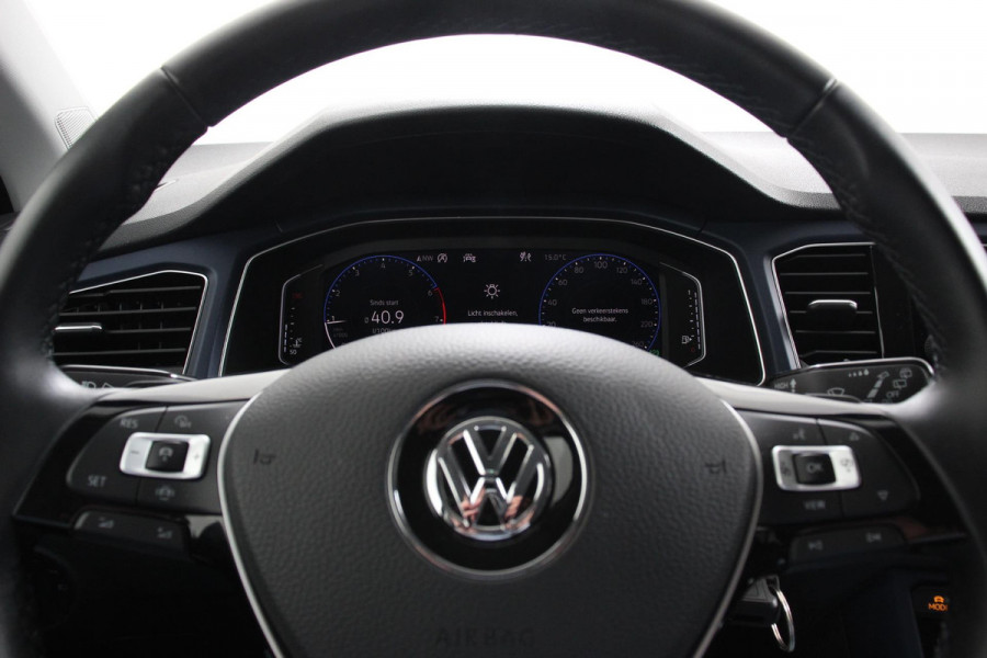 Volkswagen T-Roc 1.5 TSI 150pk DSG R-Line United Navigatie Climate Control Digitale Cockpit Full Led DAB Trekhaak Lichtmetalen Velgen 19"