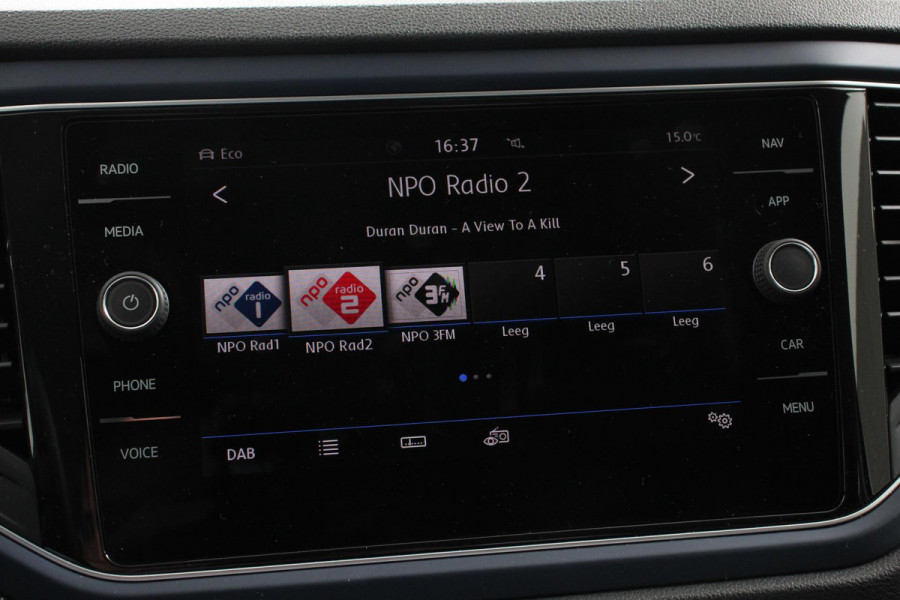 Volkswagen T-Roc 1.5 TSI 150pk DSG R-Line United Navigatie Climate Control Digitale Cockpit Full Led DAB Trekhaak Lichtmetalen Velgen 19"