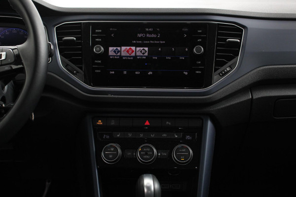 Volkswagen T-Roc 1.5 TSI 150pk DSG R-Line United Navigatie Climate Control Digitale Cockpit Full Led DAB Trekhaak Lichtmetalen Velgen 19"