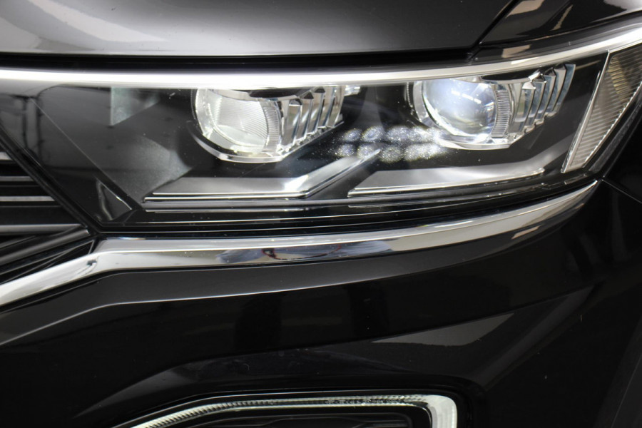Volkswagen T-Roc 1.5 TSI 150pk DSG R-Line United Navigatie Climate Control Digitale Cockpit Full Led DAB Trekhaak Lichtmetalen Velgen 19"