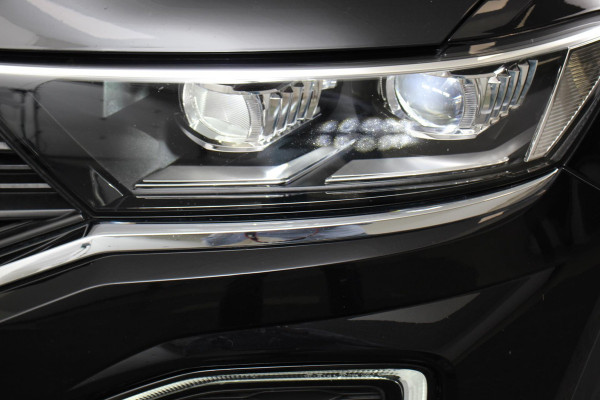 Volkswagen T-Roc 1.5 TSI 150pk DSG R-Line United Navigatie Climate Control Digitale Cockpit Full Led DAB Trekhaak Lichtmetalen Velgen 19"