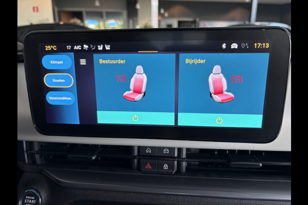 Fiat 600E La prima 54 Kwh Achteruitrijcamera - Apple carplay - Navigatie - Cruise control - Stoelverwarming - Climate control - Parkeersensoren - Lederen bekleding - Bluetooth - Licht metalen velgen 18 inch - Mistlamp - Draadloze telefoonoplader - Stuurwiel multifunctioneel - Radio - Ramen elektrisch - Airco - Voorstoelen met massagefunctie - Start/stop systeem - Dakspoiler - Donker getint glas achter - Le