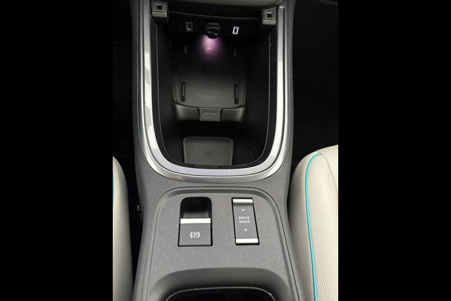 Fiat 600E La prima 54 Kwh Achteruitrijcamera - Apple carplay - Navigatie - Cruise control - Stoelverwarming - Climate control - Parkeersensoren - Lederen bekleding - Bluetooth - Licht metalen velgen 18 inch - Mistlamp - Draadloze telefoonoplader - Stuurwiel multifunctioneel - Radio - Ramen elektrisch - Airco - Voorstoelen met massagefunctie - Start/stop systeem - Dakspoiler - Donker getint glas achter - Le