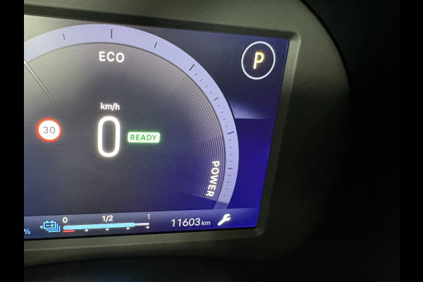 Fiat 600E La prima 54 Kwh Achteruitrijcamera - Apple carplay - Navigatie - Cruise control - Stoelverwarming - Climate control - Parkeersensoren - Lederen bekleding - Bluetooth - Licht metalen velgen 18 inch - Mistlamp - Draadloze telefoonoplader - Stuurwiel multifunctioneel - Radio - Ramen elektrisch - Airco - Voorstoelen met massagefunctie - Start/stop systeem - Dakspoiler - Donker getint glas achter - Le