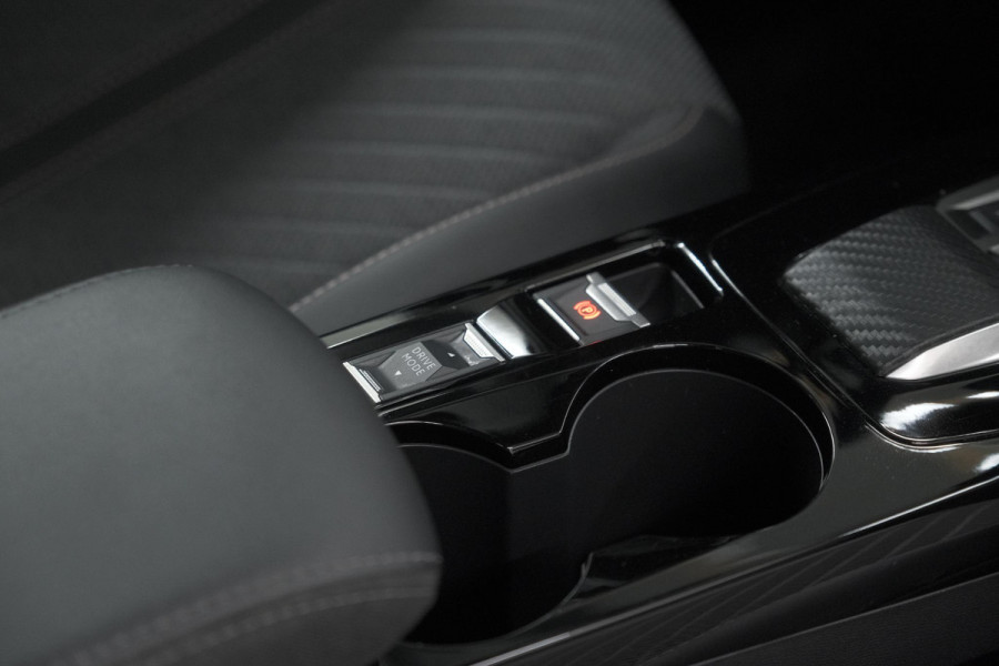 Peugeot 2008 1.2 Hybrid 136 Allure | 360 Camera | Adaptieve Cruise Control | Keyless Entry | Dodehoekdetectie