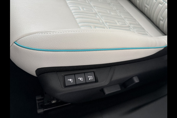 Fiat 600E La prima 54 Kwh Achteruitrijcamera - Apple carplay - Navigatie - Cruise control - Stoelverwarming - Climate control - Parkeersensoren - Lederen bekleding - Bluetooth - Licht metalen velgen 18 inch - Mistlamp - Draadloze telefoonoplader - Stuurwiel multifunctioneel - Radio - Ramen elektrisch - Airco - Voorstoelen met massagefunctie - Start/stop systeem - Dakspoiler - Donker getint glas achter - Le