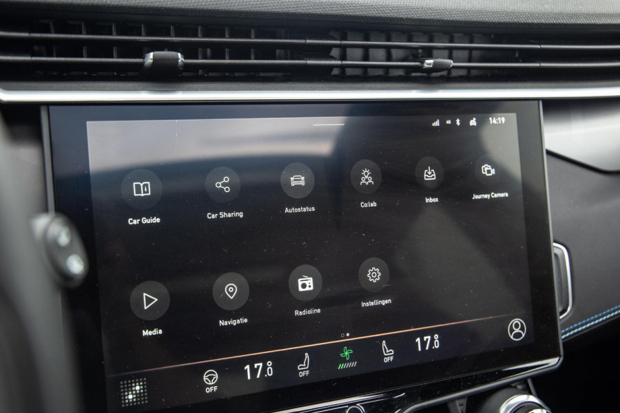 Lynk & Co 01 1.5 BLACK LINE / PANORAMA DAK / 360 CAMERA / CARPLAY / STOELVERWARMING