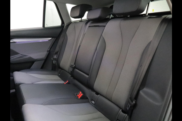 Škoda ENYAQ iV 60 180 pk | SOH 93,02% | Navigatie | Parkeersensoren | Achteruitrijcamera | Matrix LED koplampen | Autom. airco (3 zones) | Keyless |