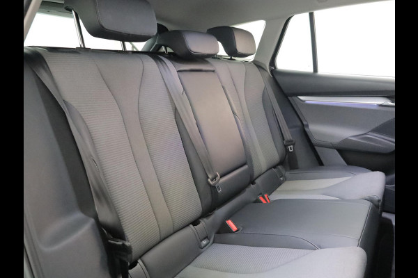 Škoda ENYAQ iV 60 180 pk | SOH 93,02% | Navigatie | Parkeersensoren | Achteruitrijcamera | Matrix LED koplampen | Autom. airco (3 zones) | Keyless |