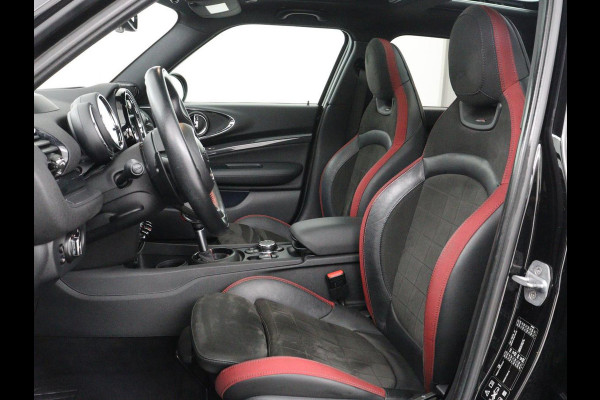 MINI Clubman 2.0 John Cooper Works ALL4 Chili Panoramadak | Head-up | Navigatie | Cruise control | Carplay | Climate control | Achteruitrij camera | Stoelverwarming | DAB radio