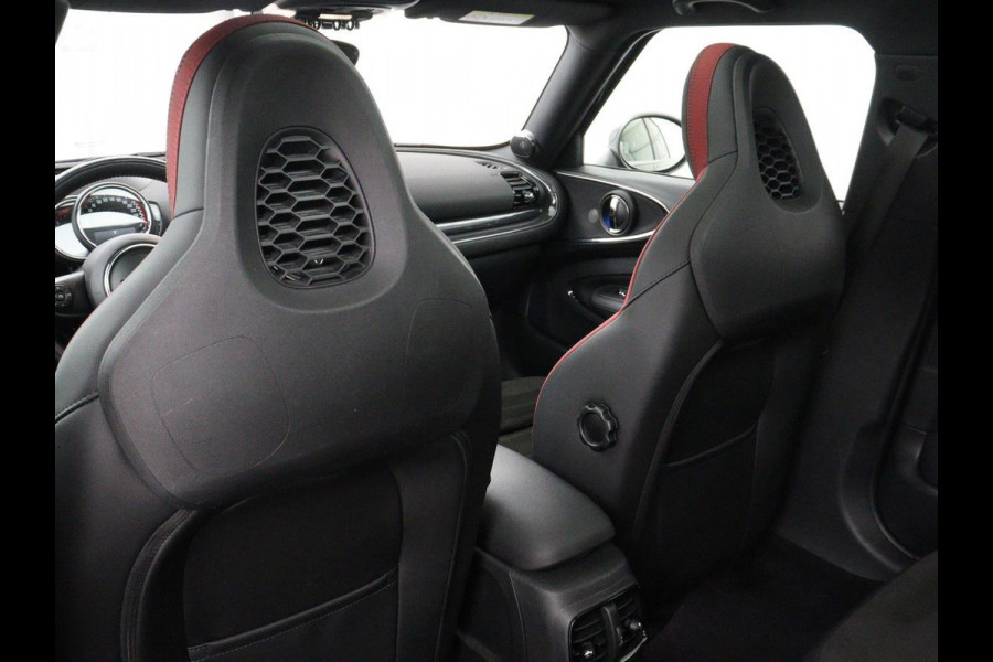 MINI Clubman 2.0 John Cooper Works ALL4 Chili Panoramadak | Head-up | Navigatie | Cruise control | Carplay | Climate control | Achteruitrij camera | Stoelverwarming | DAB radio