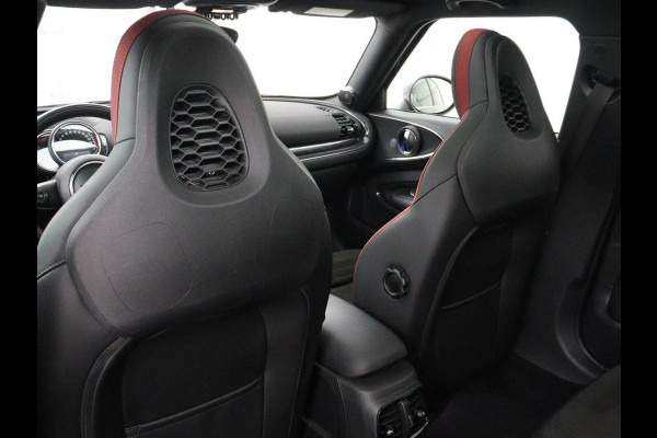 MINI Clubman 2.0 John Cooper Works ALL4 Chili Panoramadak | Head-up | Navigatie | Cruise control | Carplay | Climate control | Achteruitrij camera | Stoelverwarming | DAB radio