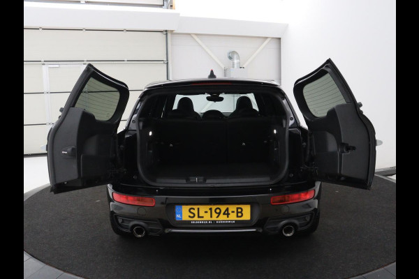 MINI Clubman 2.0 John Cooper Works ALL4 Chili Panoramadak | Head-up | Navigatie | Cruise control | Carplay | Climate control | Achteruitrij camera | Stoelverwarming | DAB radio