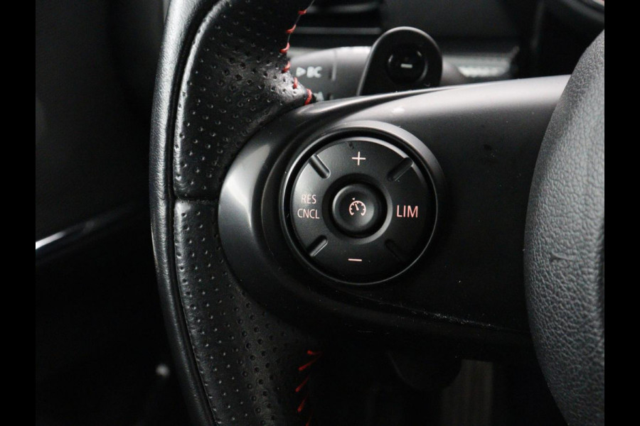 MINI Clubman 2.0 John Cooper Works ALL4 Chili Panoramadak | Head-up | Navigatie | Cruise control | Carplay | Climate control | Achteruitrij camera | Stoelverwarming | DAB radio