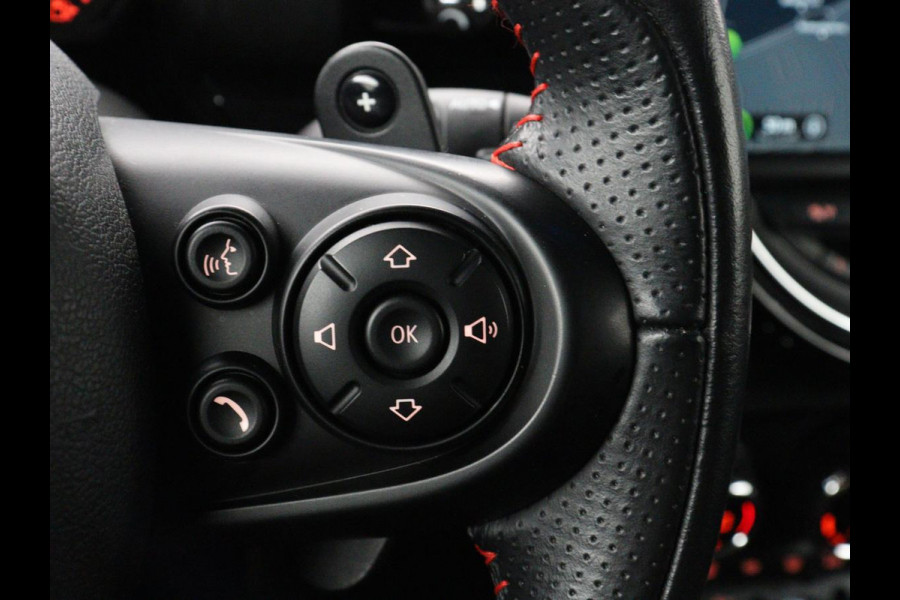 MINI Clubman 2.0 John Cooper Works ALL4 Chili Panoramadak | Head-up | Navigatie | Cruise control | Carplay | Climate control | Achteruitrij camera | Stoelverwarming | DAB radio
