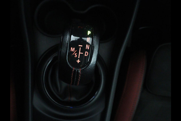 MINI Clubman 2.0 John Cooper Works ALL4 Chili Panoramadak | Head-up | Navigatie | Cruise control | Carplay | Climate control | Achteruitrij camera | Stoelverwarming | DAB radio