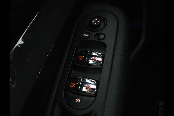 MINI Clubman 2.0 John Cooper Works ALL4 Chili Panoramadak | Head-up | Navigatie | Cruise control | Carplay | Climate control | Achteruitrij camera | Stoelverwarming | DAB radio