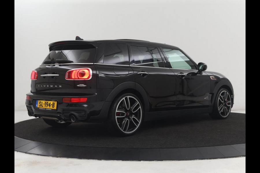 MINI Clubman 2.0 John Cooper Works ALL4 Chili Panoramadak | Head-up | Navigatie | Cruise control | Carplay | Climate control | Achteruitrij camera | Stoelverwarming | DAB radio