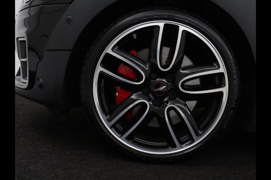 MINI Clubman 2.0 John Cooper Works ALL4 Chili Panoramadak | Head-up | Navigatie | Cruise control | Carplay | Climate control | Achteruitrij camera | Stoelverwarming | DAB radio