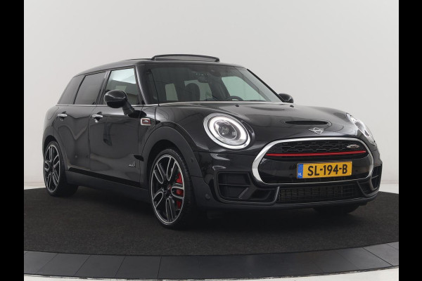 MINI Clubman 2.0 John Cooper Works ALL4 Chili Panoramadak | Head-up | Navigatie | Cruise control | Carplay | Climate control | Achteruitrij camera | Stoelverwarming | DAB radio