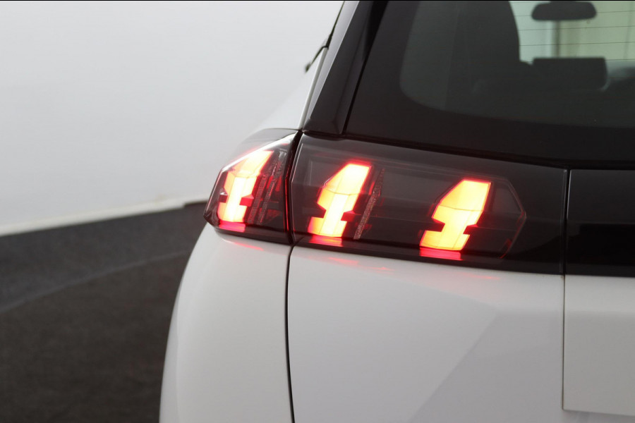 Peugeot 2008 1.2*130PK*AUTOM*NAVI*ECC*HAAK*CRUISE*CARPLAY*